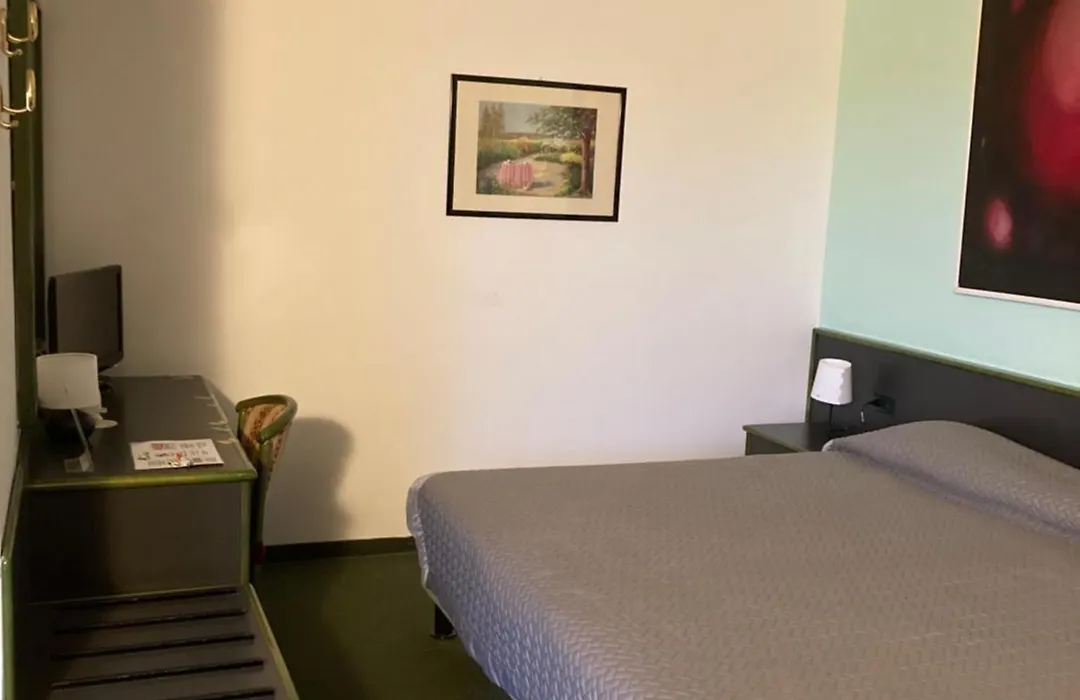 Green Hotel-1
